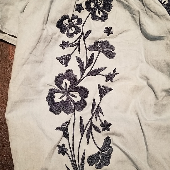 Off the Shoulder Top - Picture 2 of 3